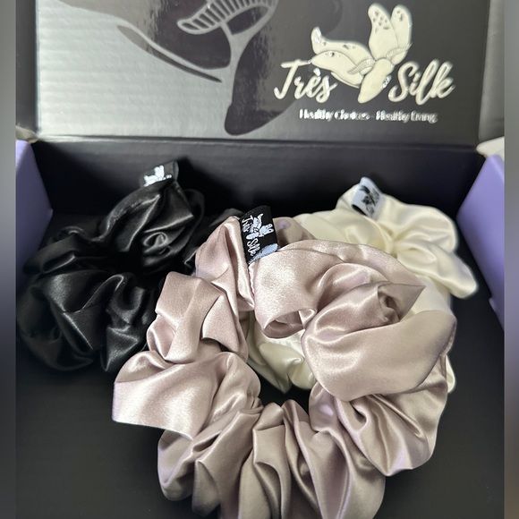 Très Silk Scrunchies -Set of 3 Medium Scrunchies Taro,Black,white! - Picture 2 of 2